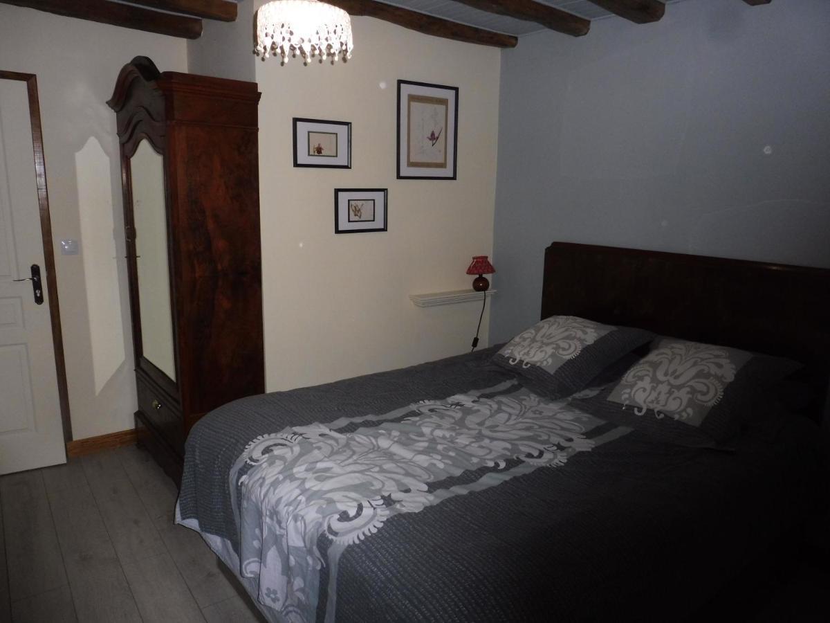 Chambre D'Hotes Des 3 Ifs Vernot Exteriör bild